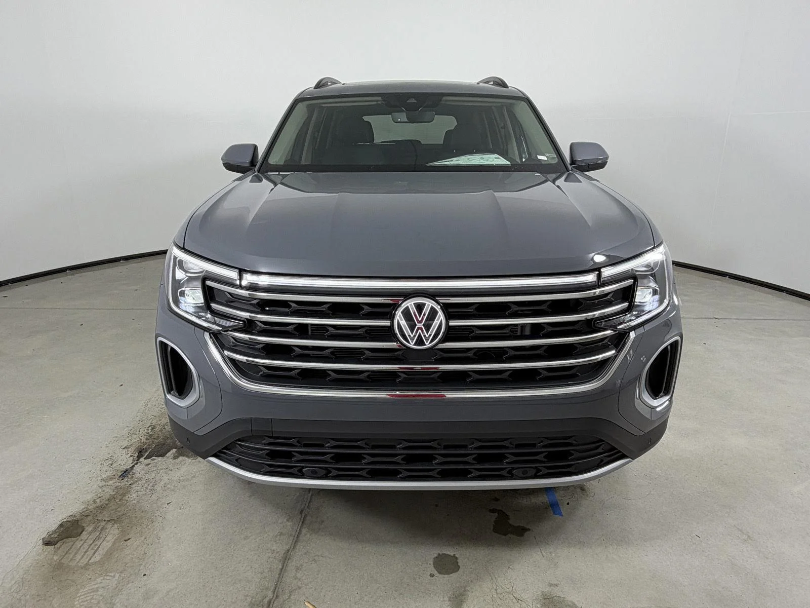 New 2026 Pure Gray Volkswagen 2.0T SE w/Technology image 2