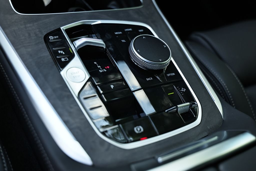 New 2026 Black Sapphire Metallic BMW xDrive50e image 39