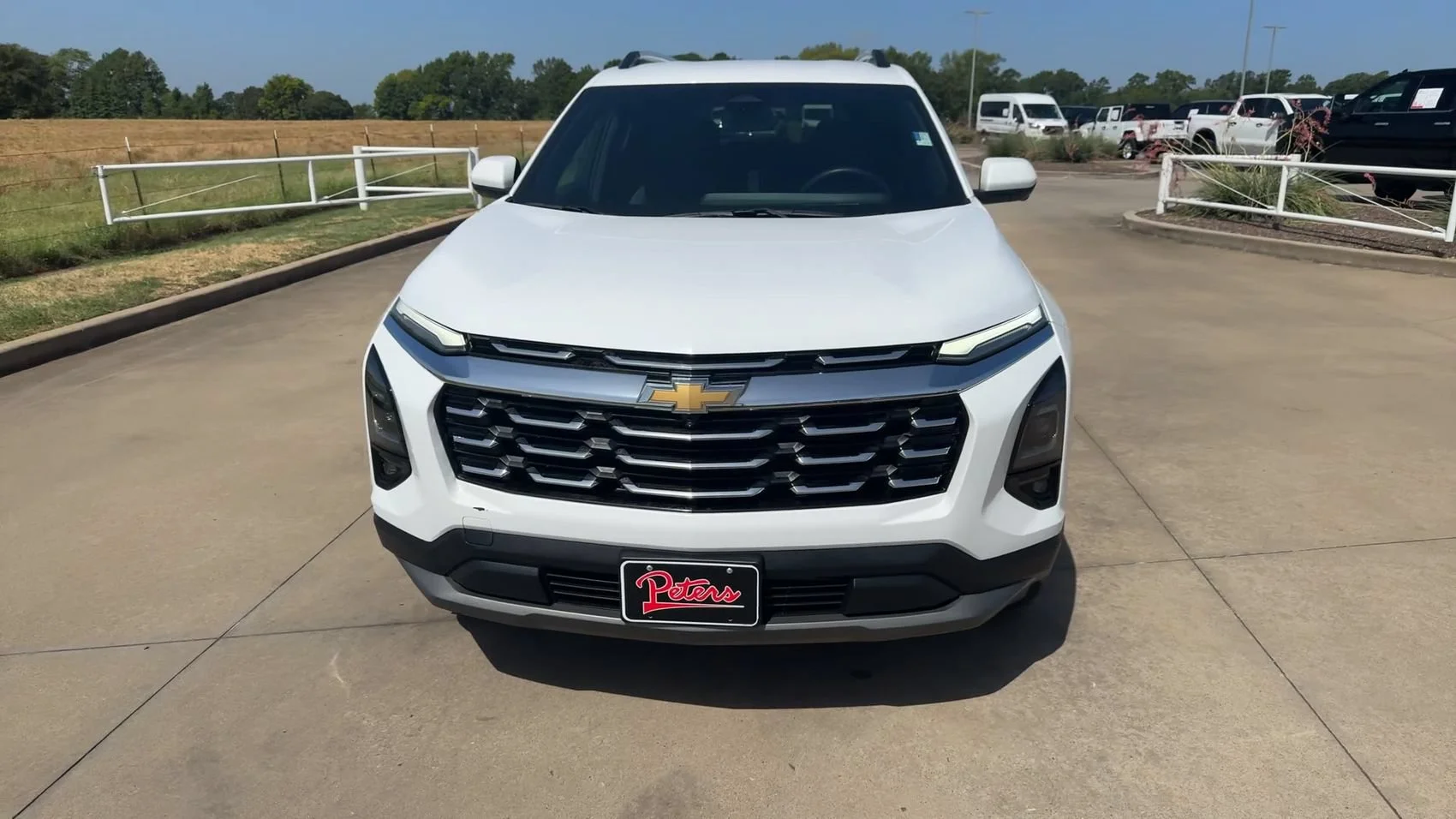 Used 2025 Summit White Chevrolet FWD LT image 4