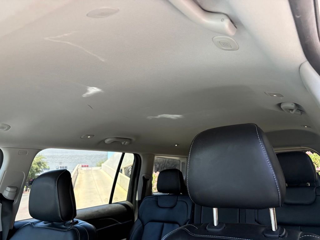 Used 2023 White/off-white Jeep Limited image 10
