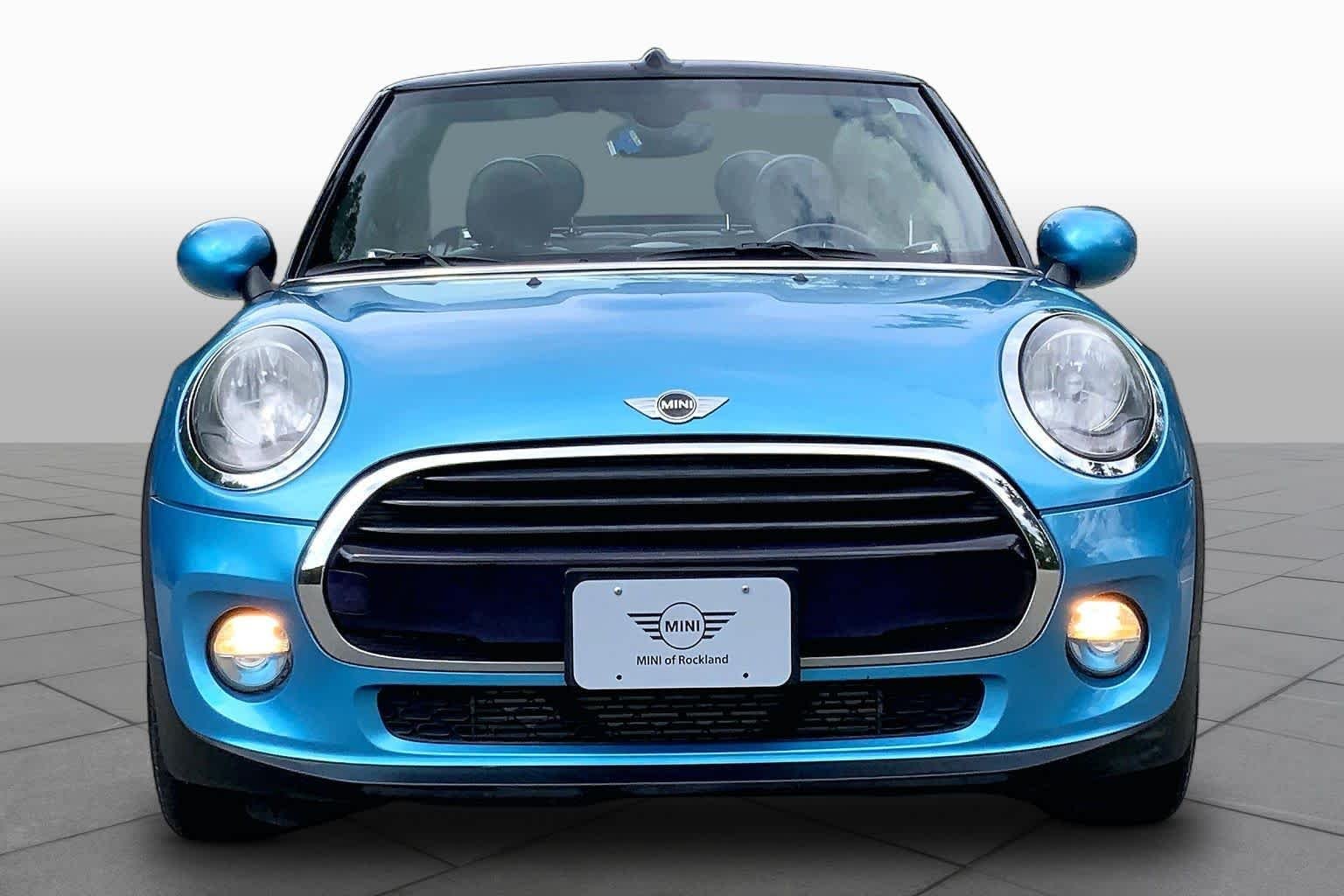 Used 2016 Electric Blue Metallic MINI  image 3