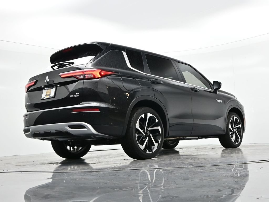 New 2025 Black Mitsubishi SE image 18