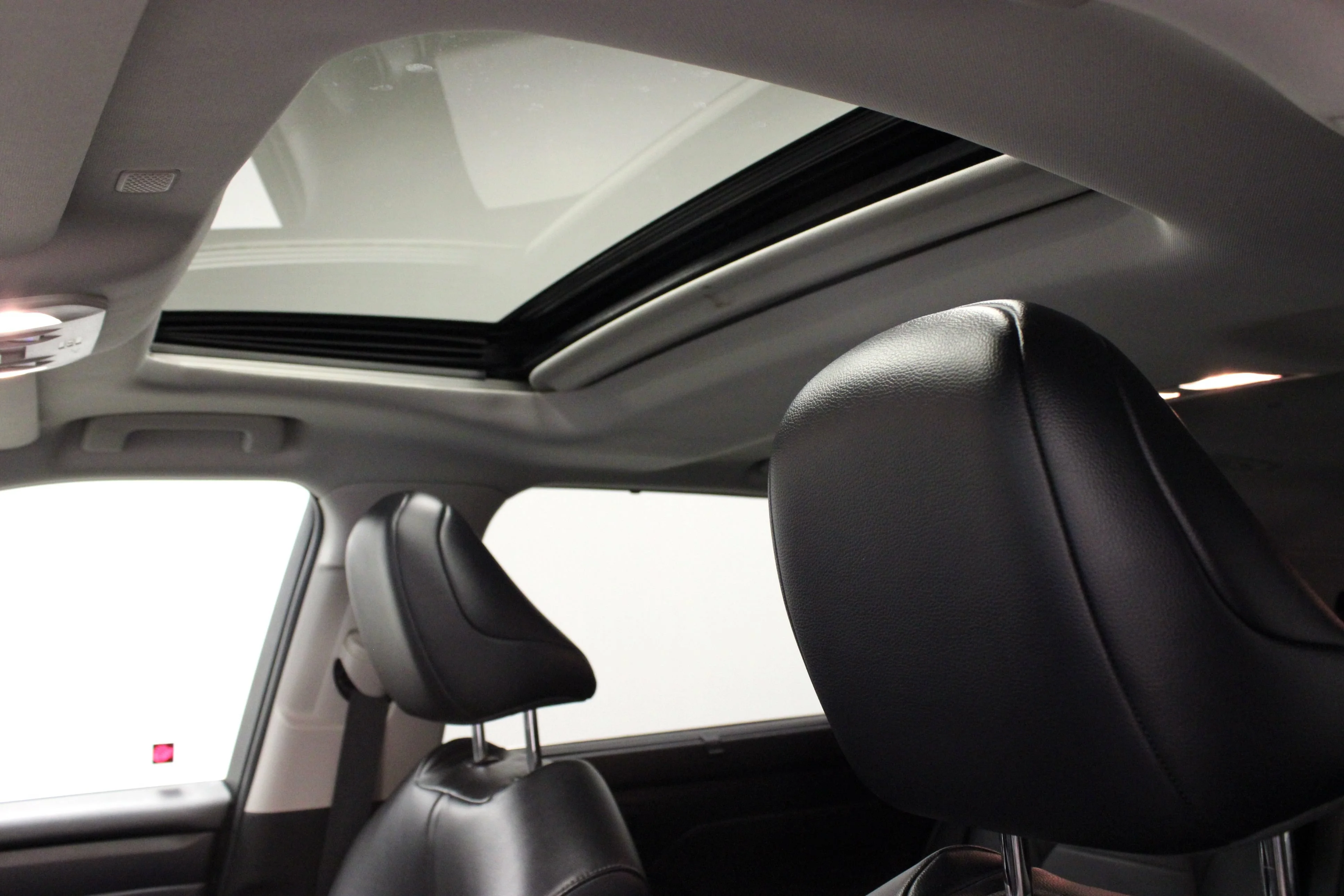 2022 Toyota Highlander XLE - Photo 10