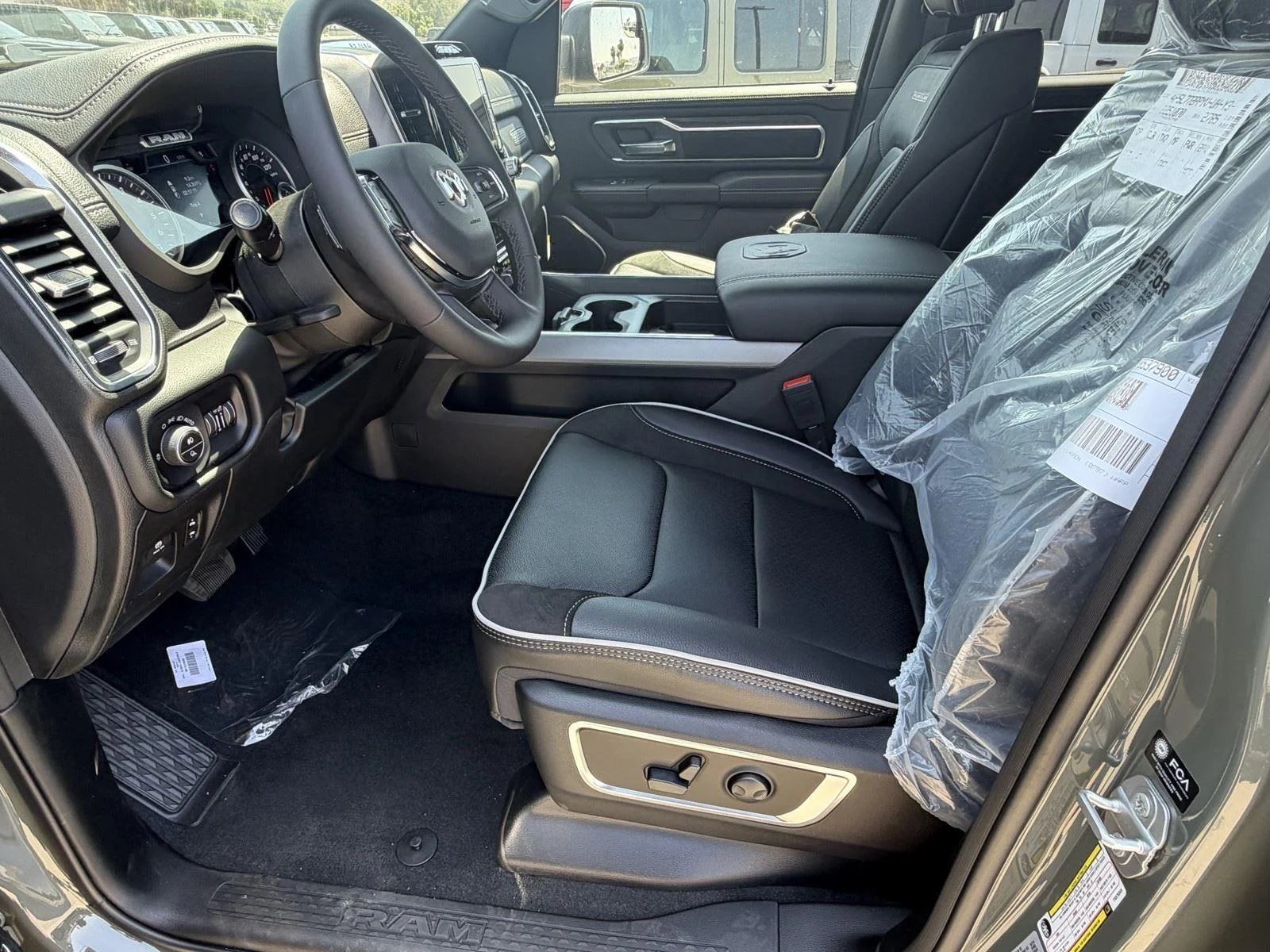 New 2026 Canyon Lake Exterior Paint RAM Laramie image 21