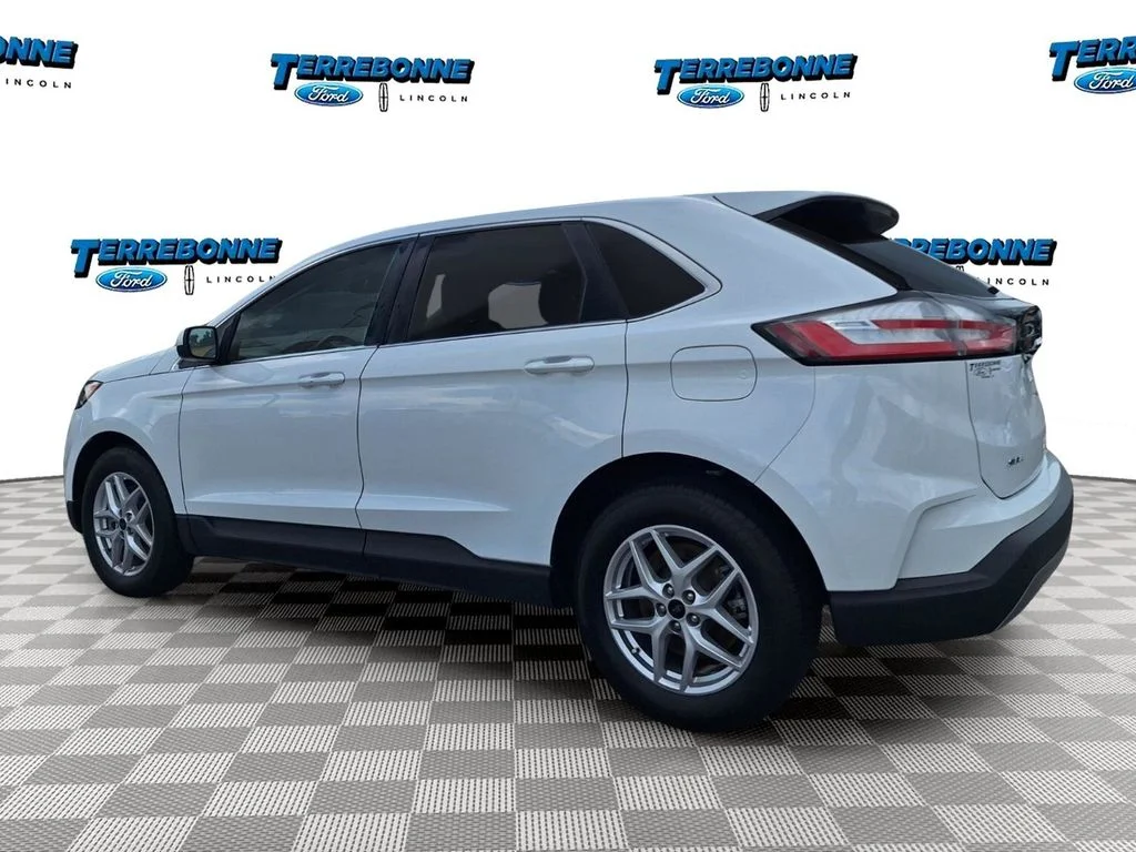 Used 2023 Oxford White Ford SEL image 7