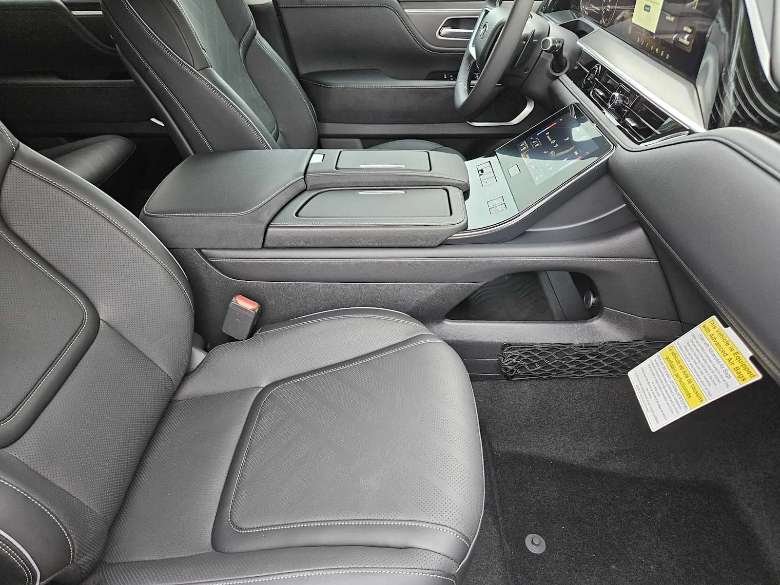 New 2026 RADIANT WHITE INFINITI Luxe 2WD image 9