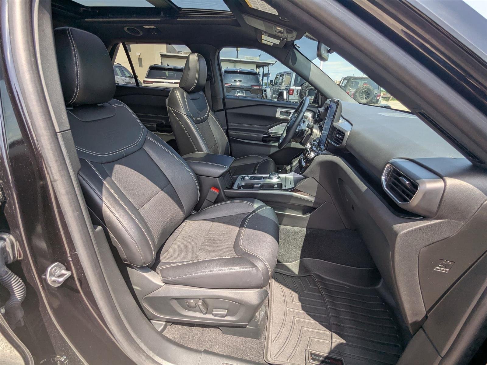 Used 2024 Agate Black Metallic Ford ST image 35