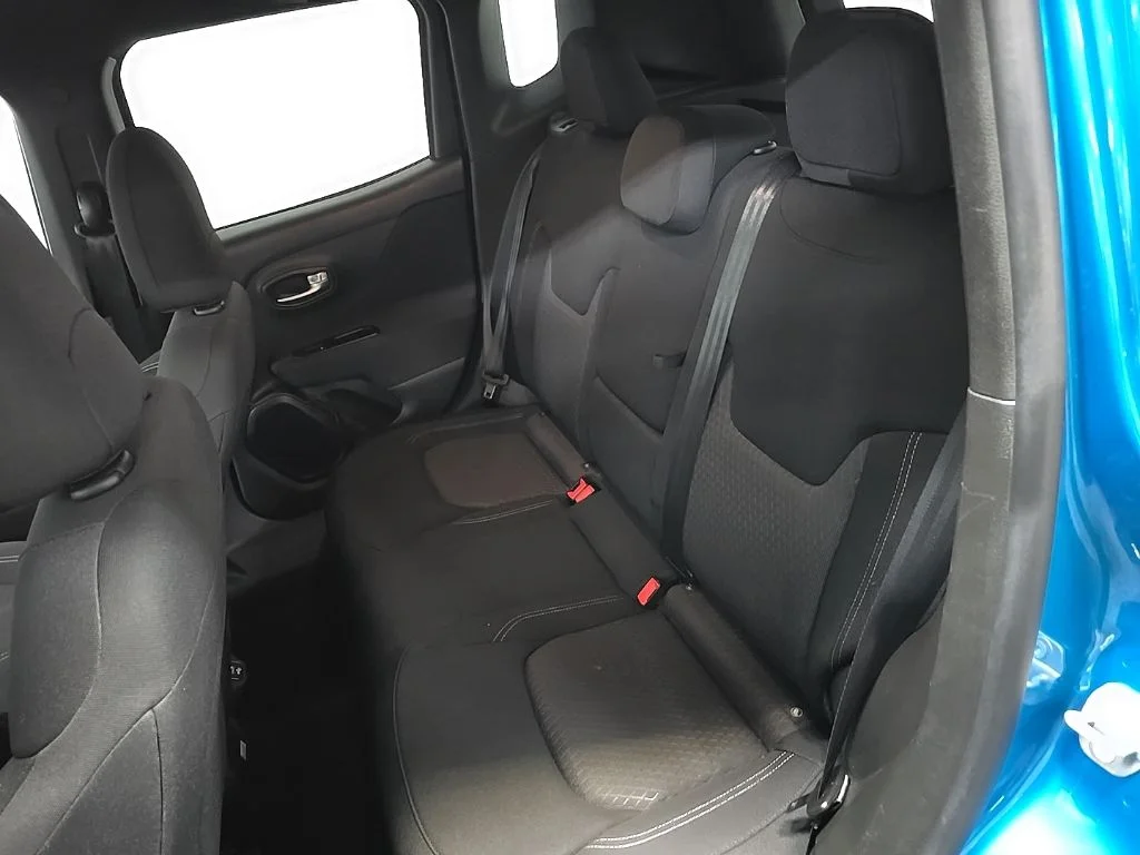 Used 2021 Bikini Metallic Clearcoat Jeep Latitude image 32
