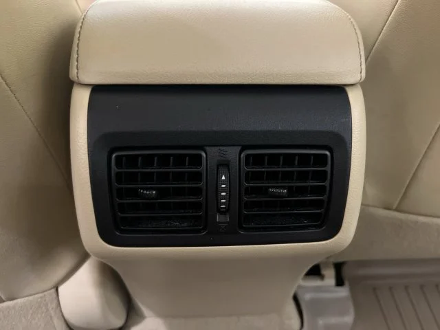 2017 Toyota Camry XLE - Photo 21