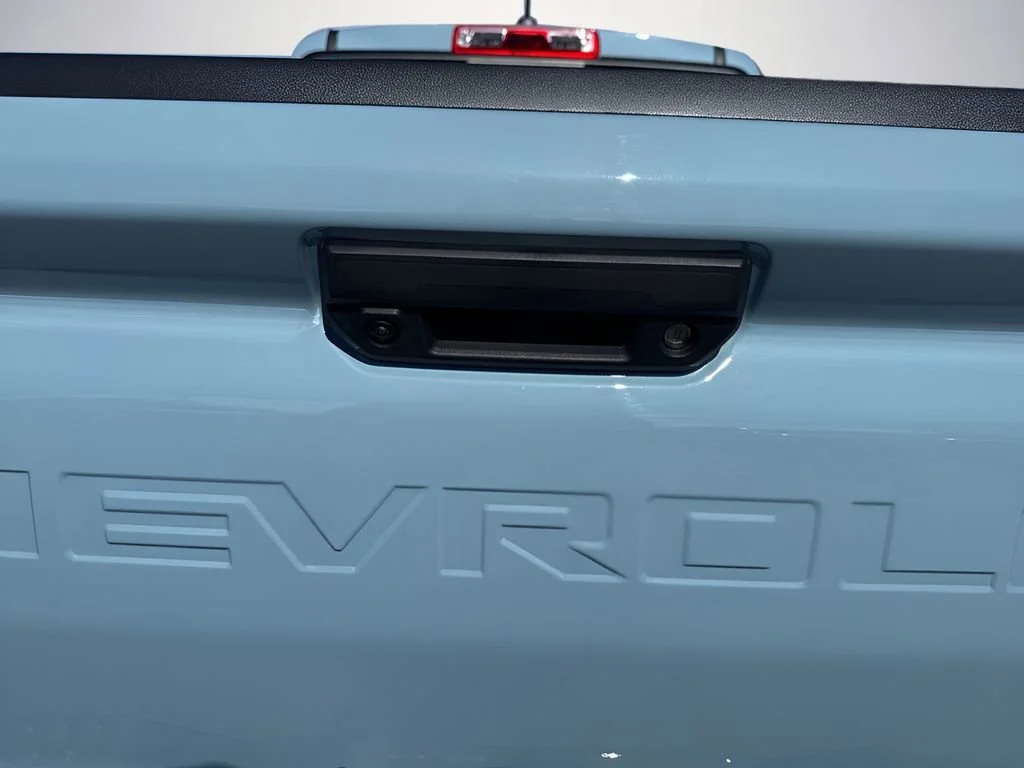 Used 2026 Snowdrift Metallic Chevrolet Z71 image 32