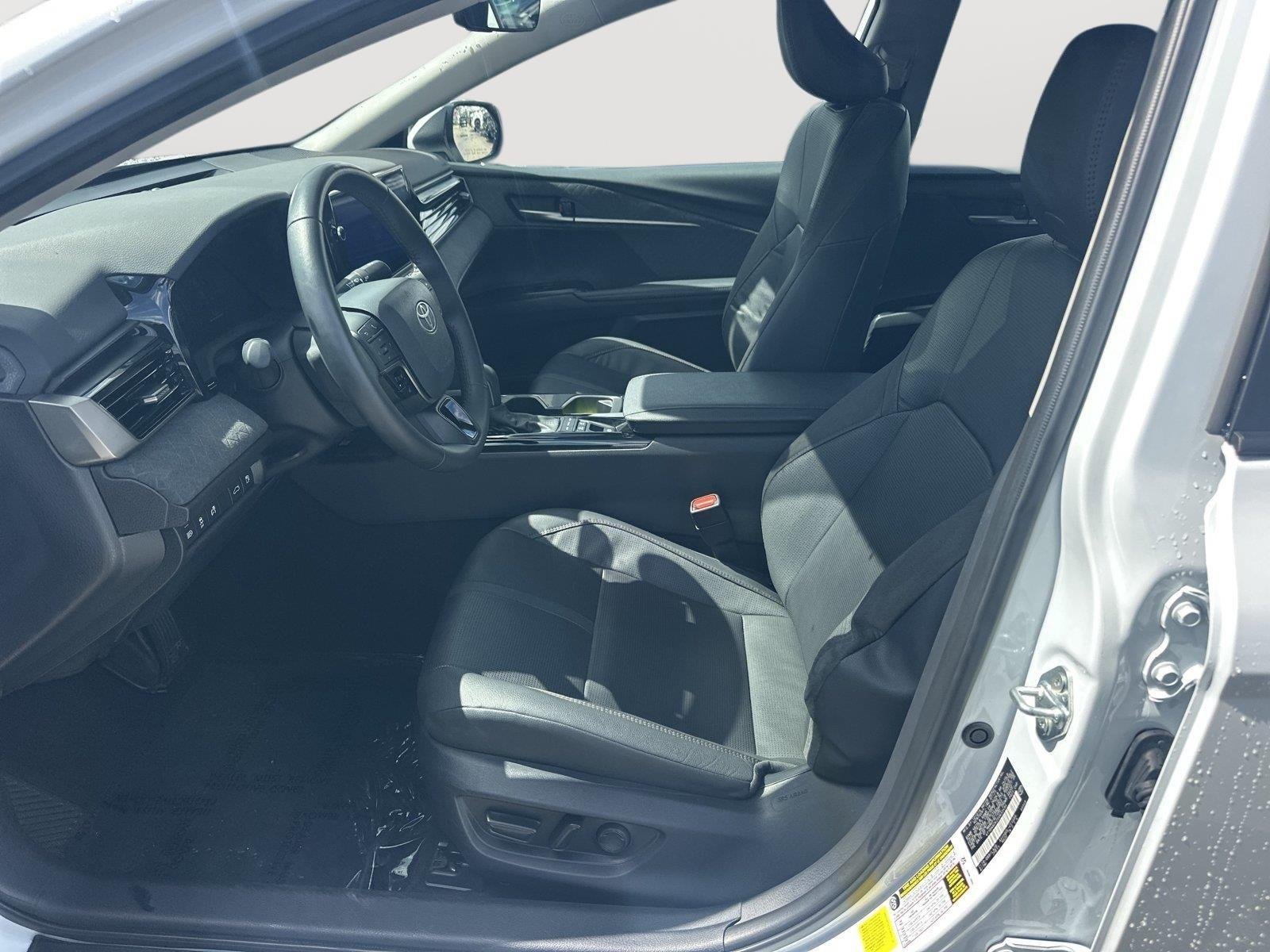 Used 2025 Wind Chill Pearl Toyota XLE image 8