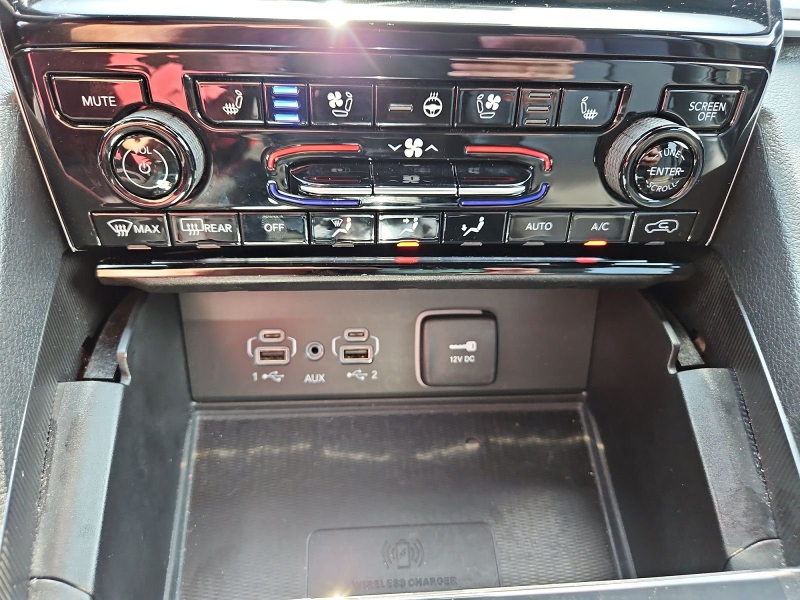 Used 2024 Gray Jeep Limited image 28