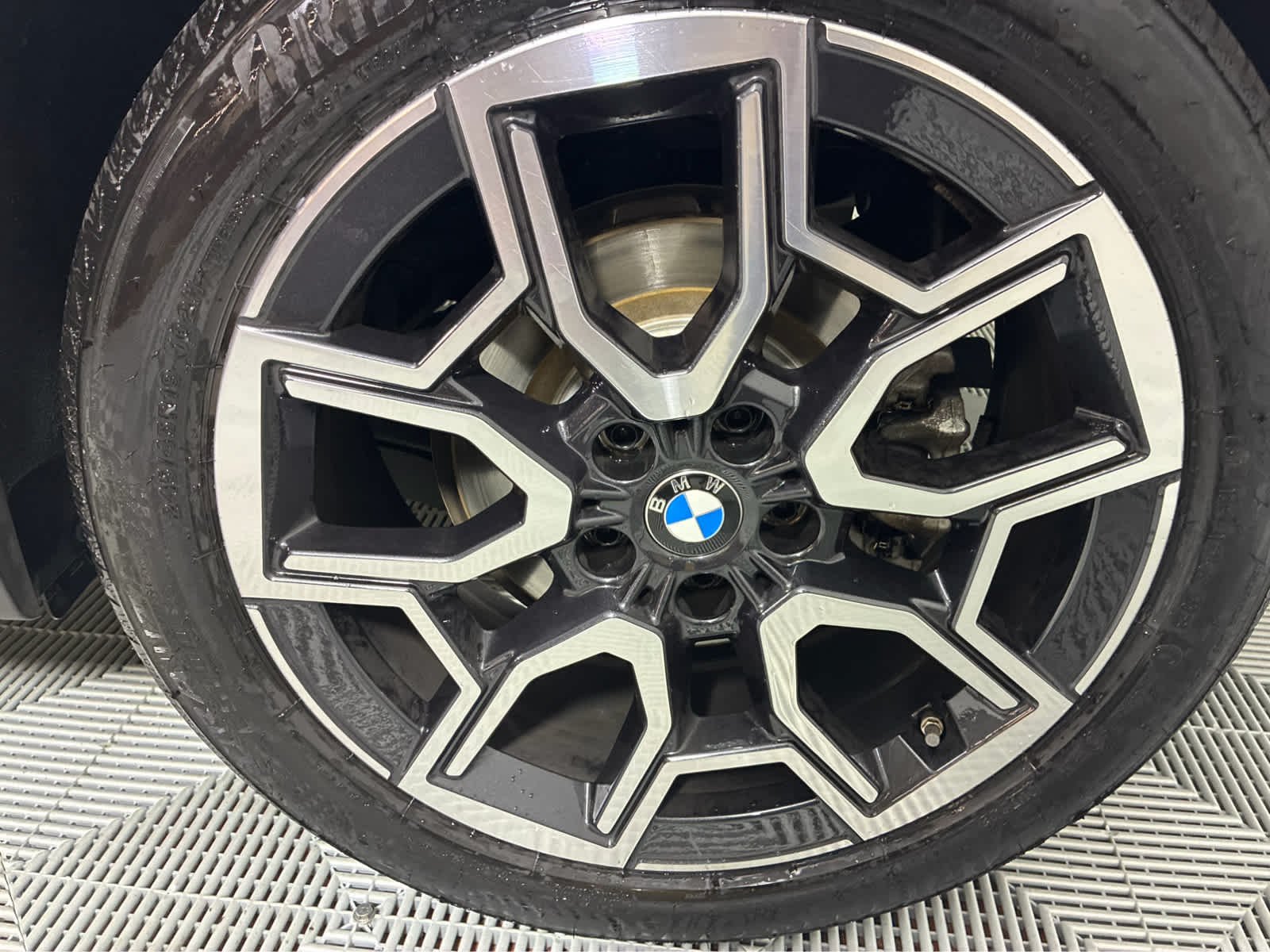 Used 2026 Skyscraper Grey Metallic BMW xDrive28i image 7