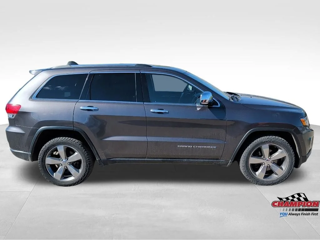 Used 2014 Gray Jeep Limited image 6