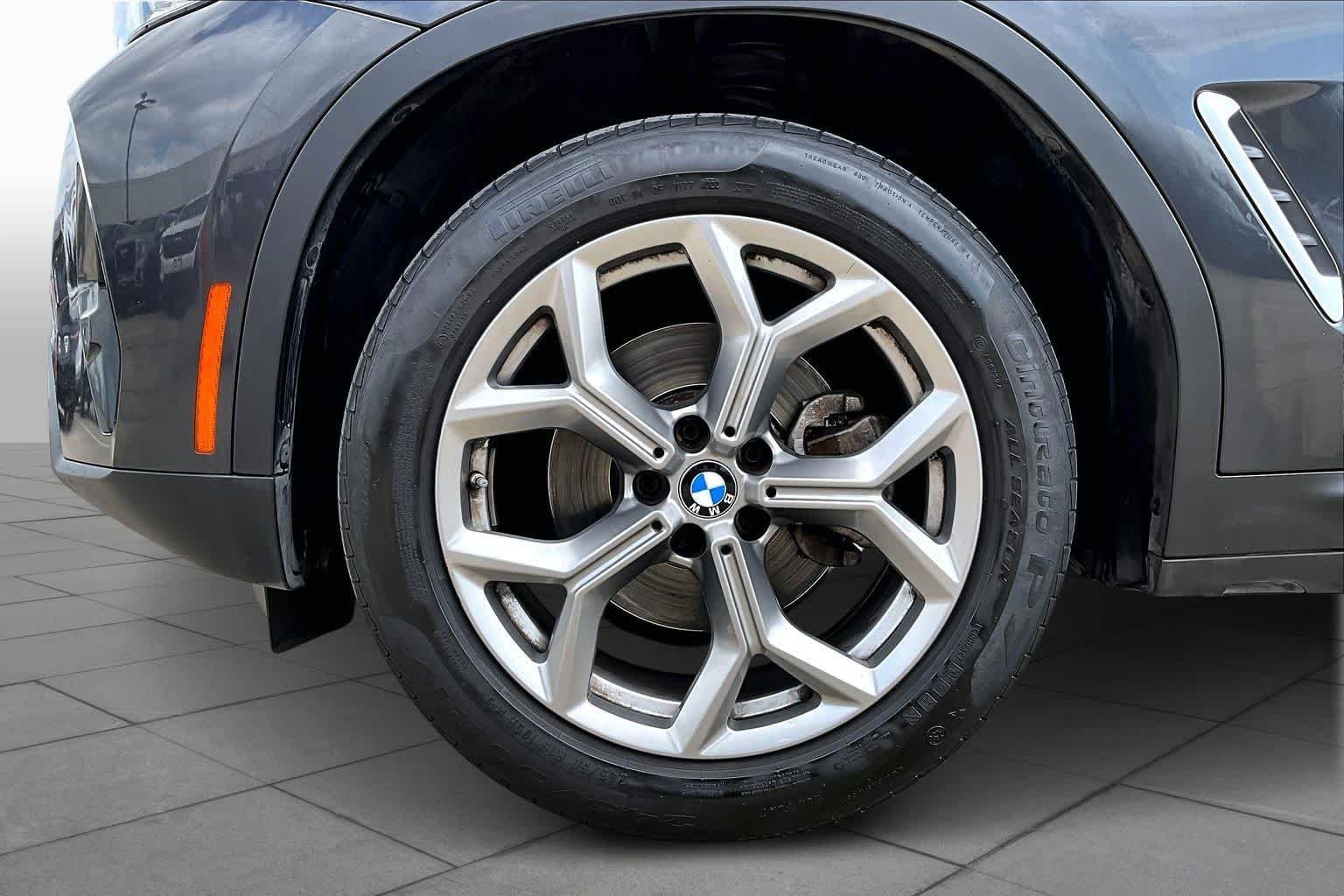 Used 2022 Jet Black BMW sDrive30i image 15