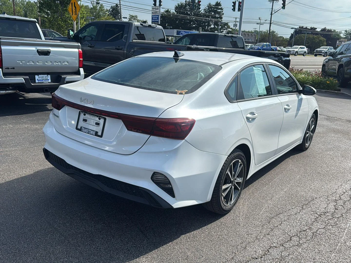 Used 2023 Snow White Pearl Kia LXS image 6