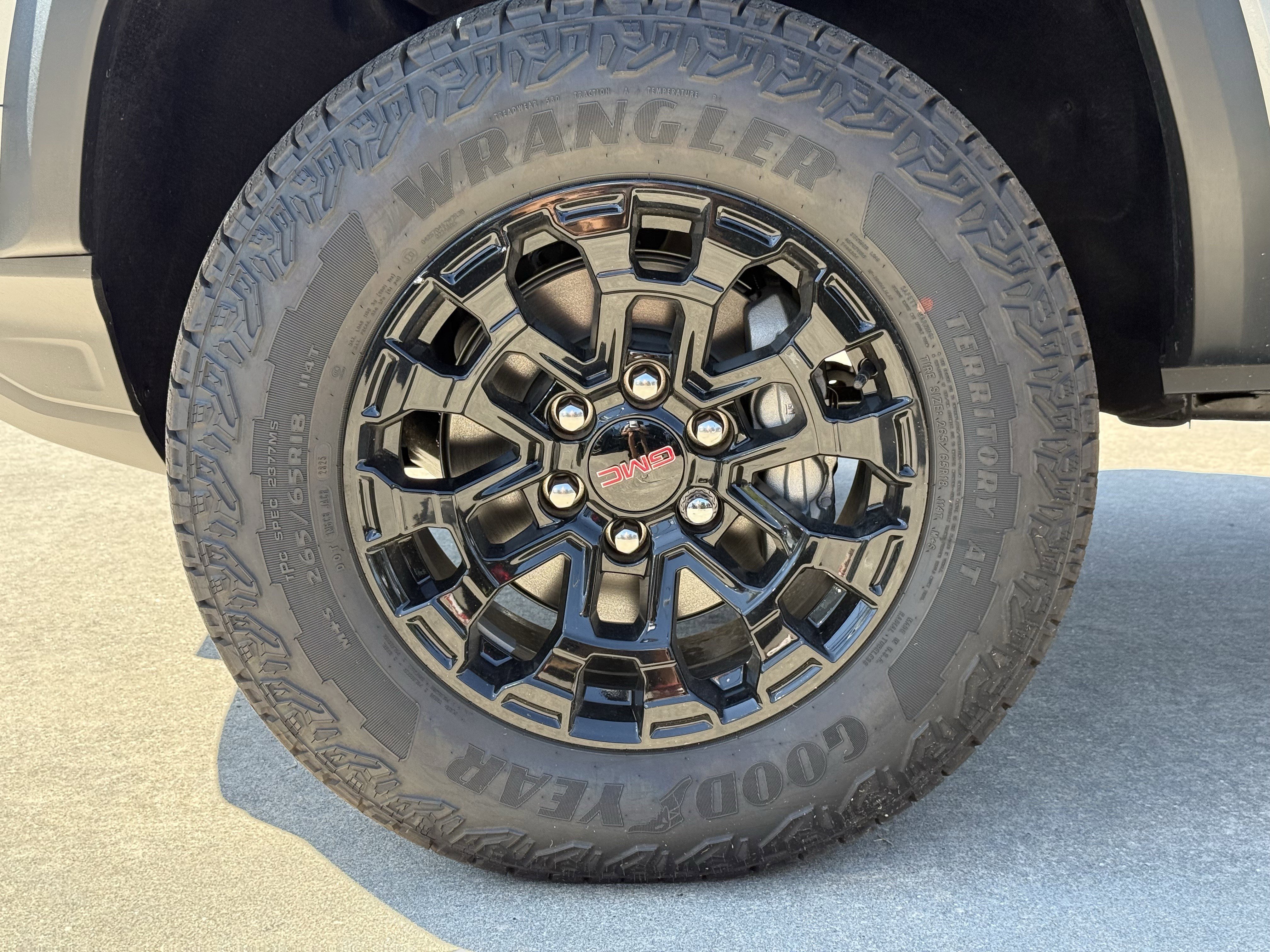 New 2026 Sterling Metallic GMC Elevation image 8