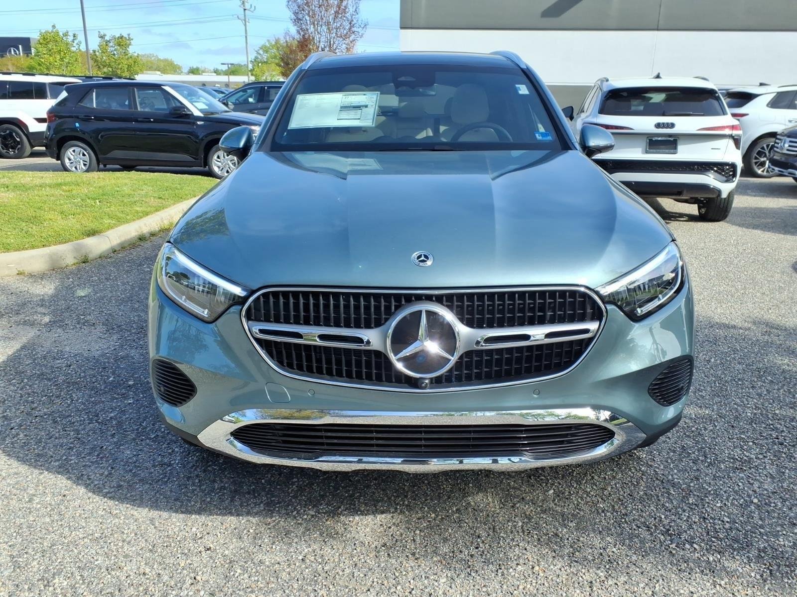New 2026 SILVER Mercedes-Benz GLC 300 image 3