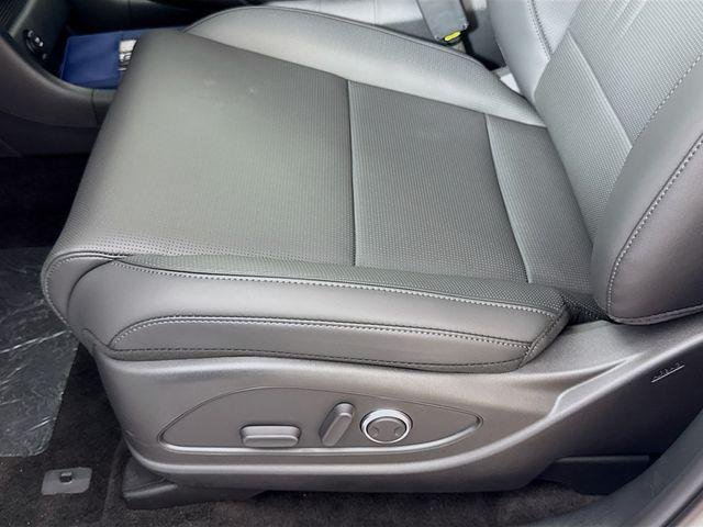 New 2026 White Hyundai Blue SEL 7P image 31