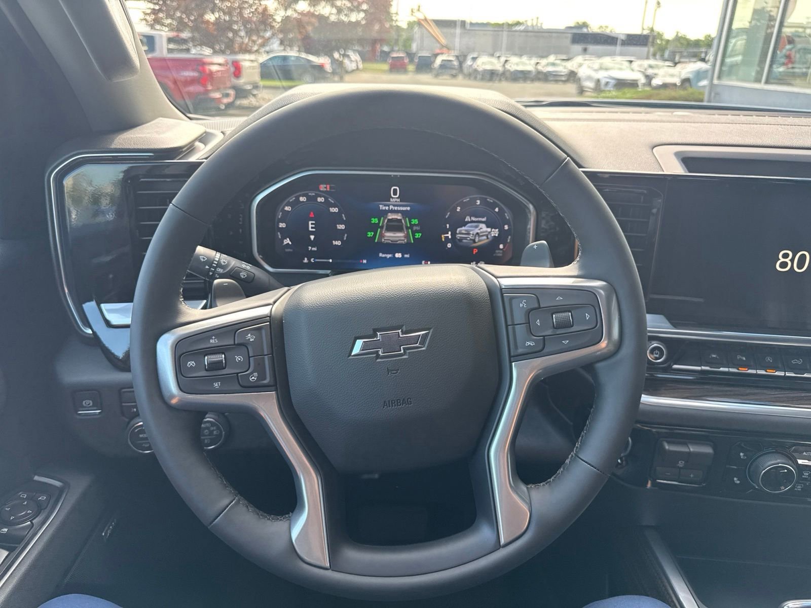 New 2026 Summit White Chevrolet RST with 22inch Black Wheels - Convenience II - Safety - Sunroof - Leather - Dark Essentials - Protection *In Stock* image 17