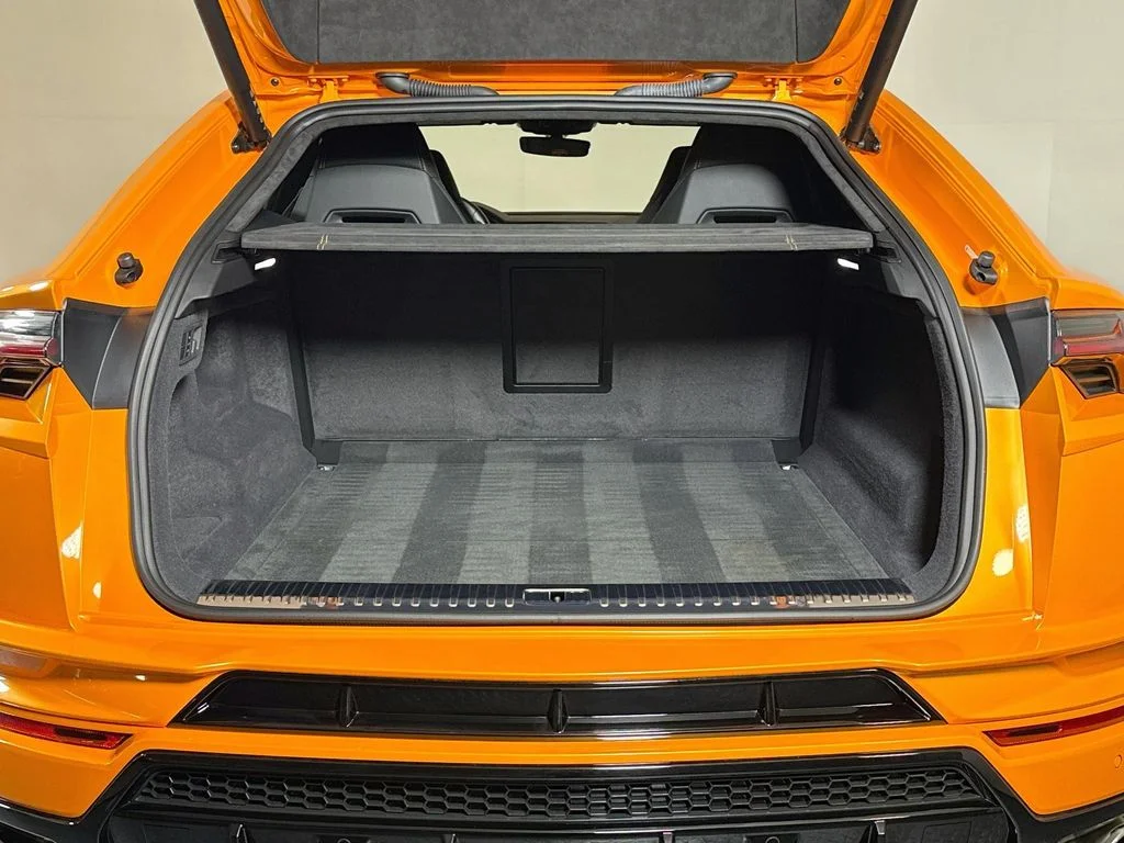 Used 2024 Black Lamborghini S image 29