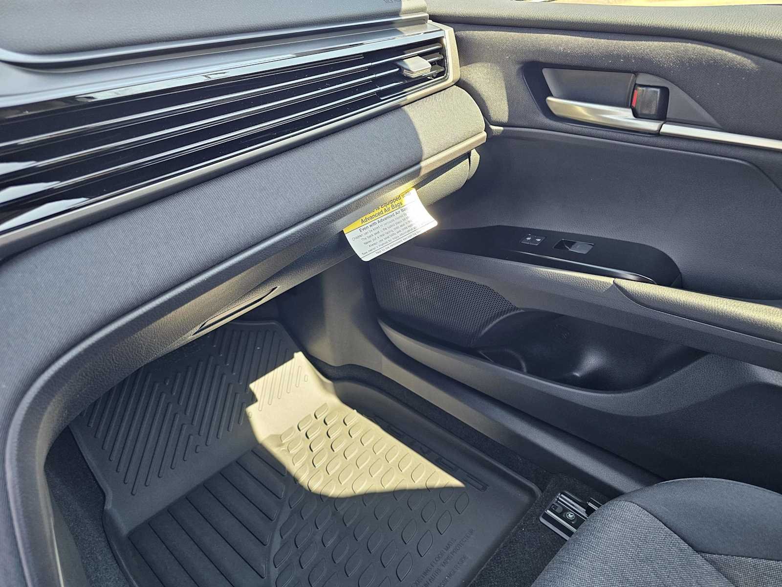 New 2026 Ice Cap Toyota LE image 23