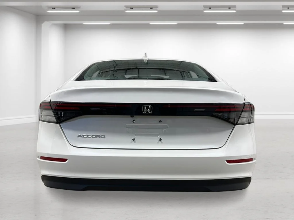 New 2026 Platinum White Pearl Honda LX image 4