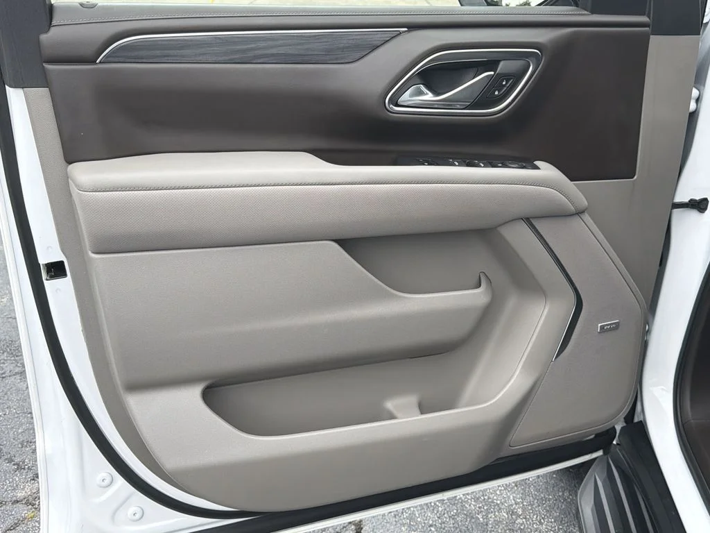 2023 GMC Yukon SLT - Photo 13