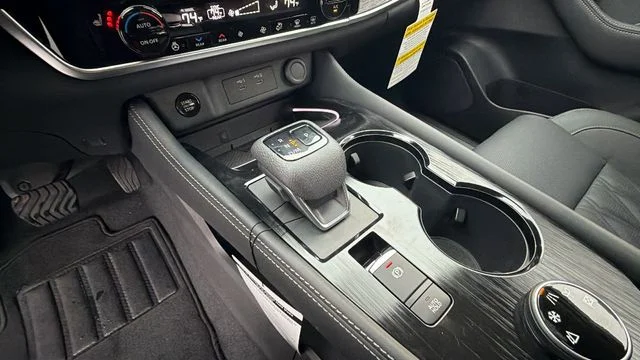 New 2026 Everest White Pearl TriCoat Nissan Platinum image 24