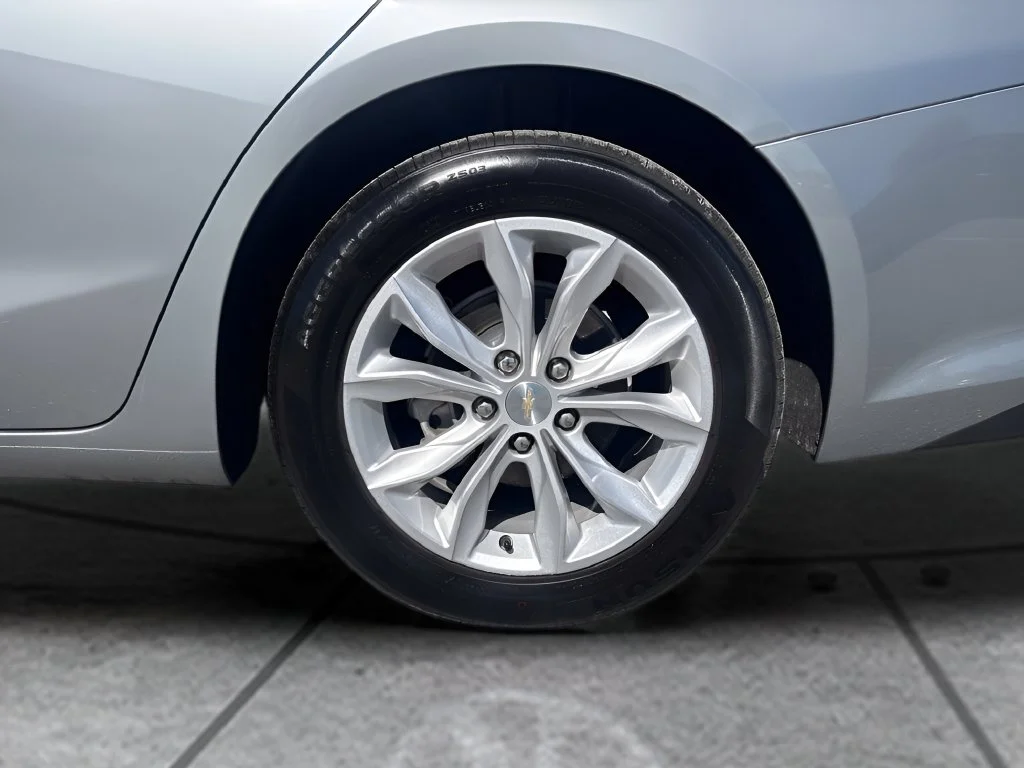 Used 2025 Gray Chevrolet LT image 31
