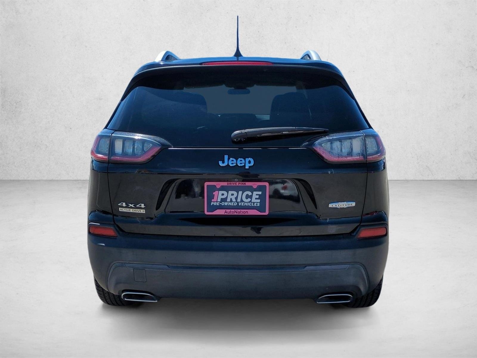 Used 2019 Diamond Black Crystal Pearlcoat Jeep Latitude Plus image 7