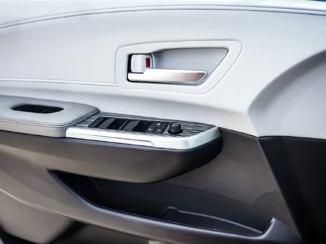 New 2026 Pearl Toyota XLE image 18
