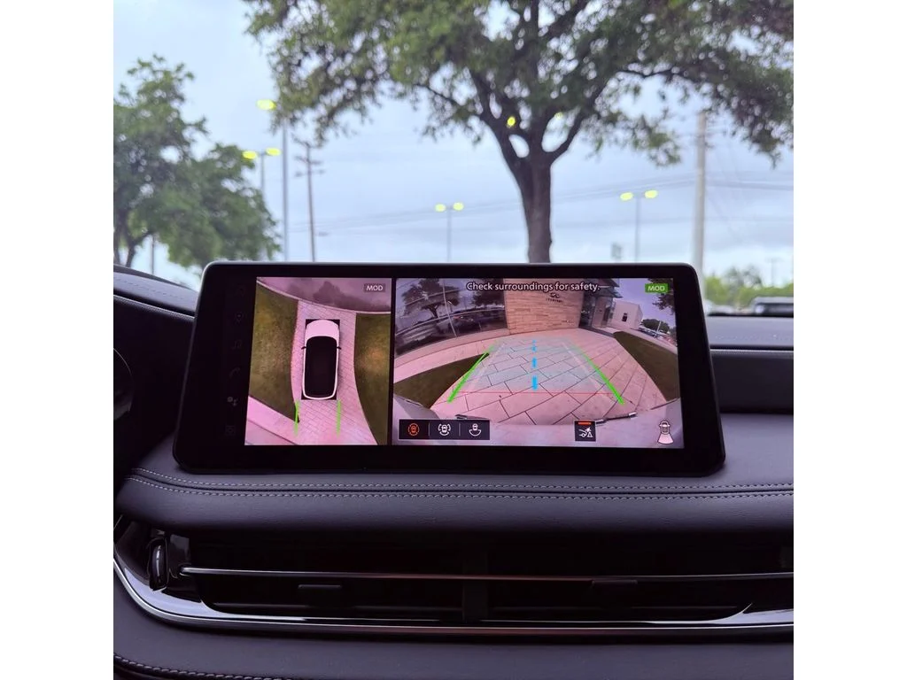 New 2026 Radiant White INFINITI Luxe AWD image 10