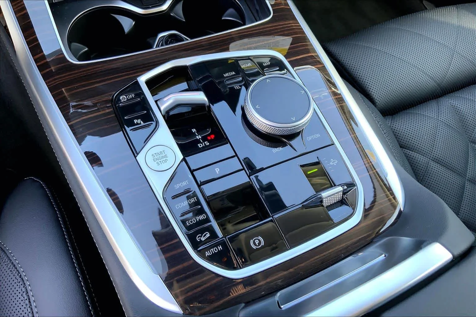 New 2026 Skyscraper Grey Metallic BMW xDrive40i image 17