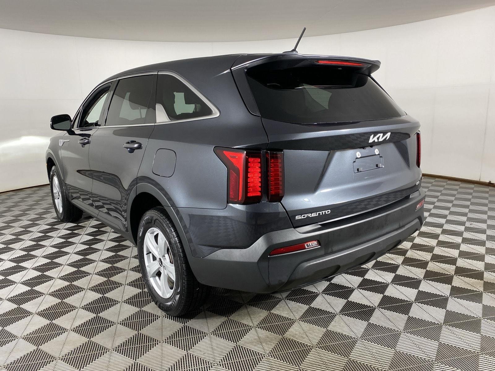 Used 2023 Gravity Gray Kia LX image 10