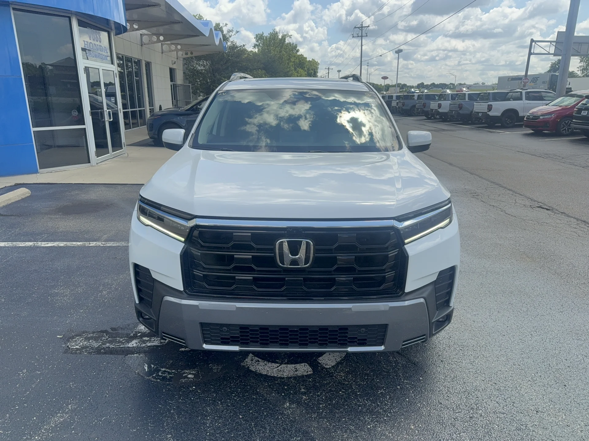 New 2026 Platinum White Pearl Honda Touring Blackout image 2