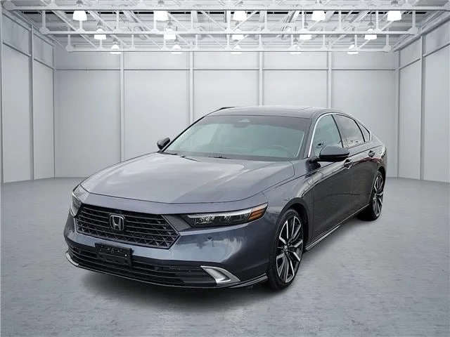 Used 2025 Meteorite Gray Metallic Honda Touring image 1