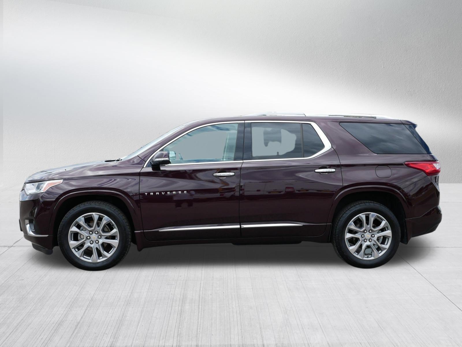 Used 2018 Black Currant Metallic Chevrolet Premier image 4
