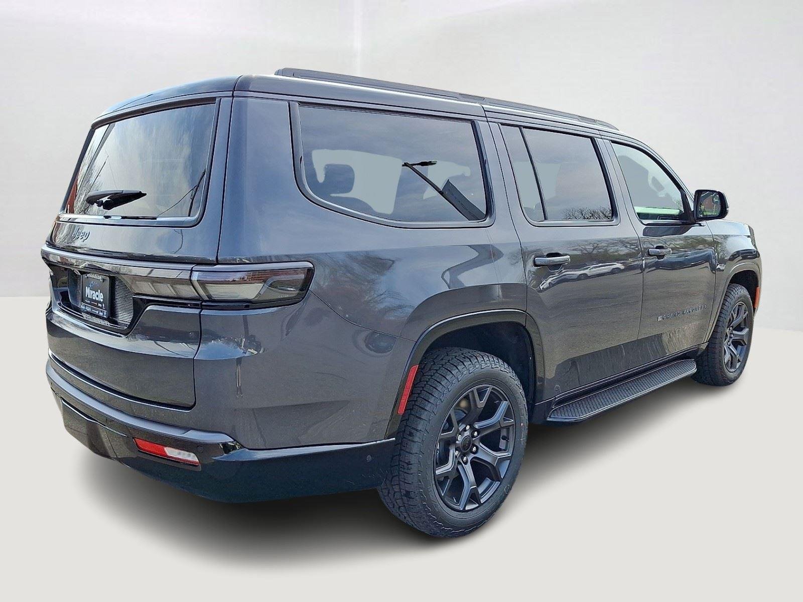 New 2026 Baltic Gray Metallic Clearcoat Jeep Upland image 3