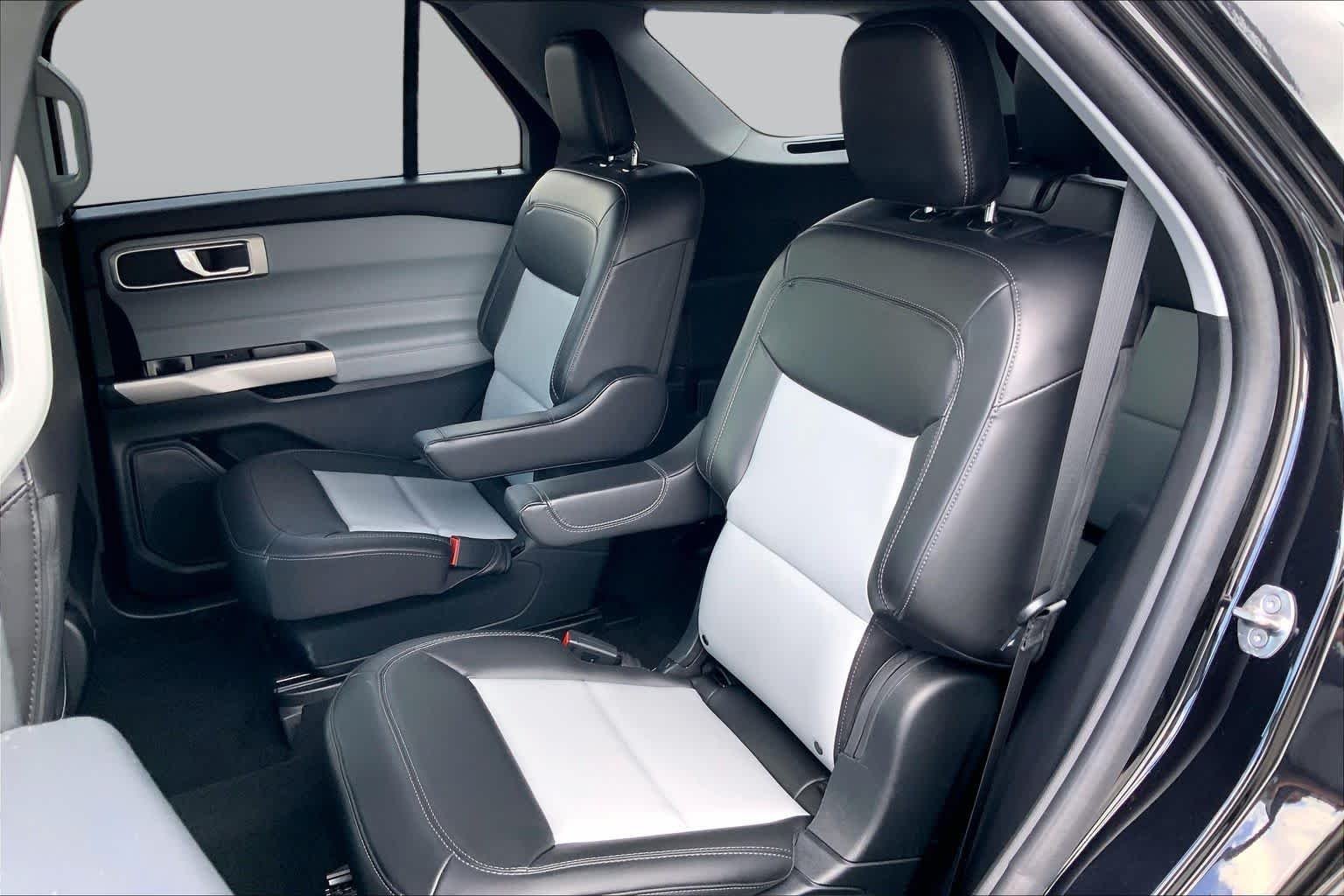 Used 2023 Agate Black Metallic Ford XLT image 19
