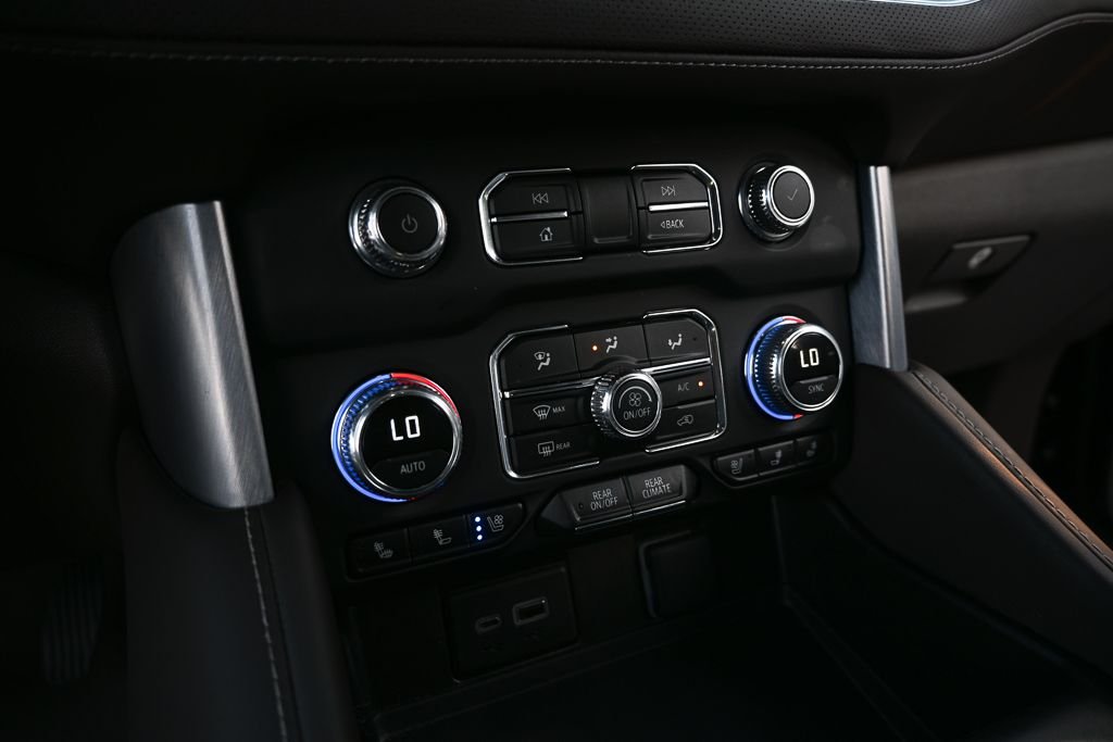 Used 2023 Blue GMC SLT image 15