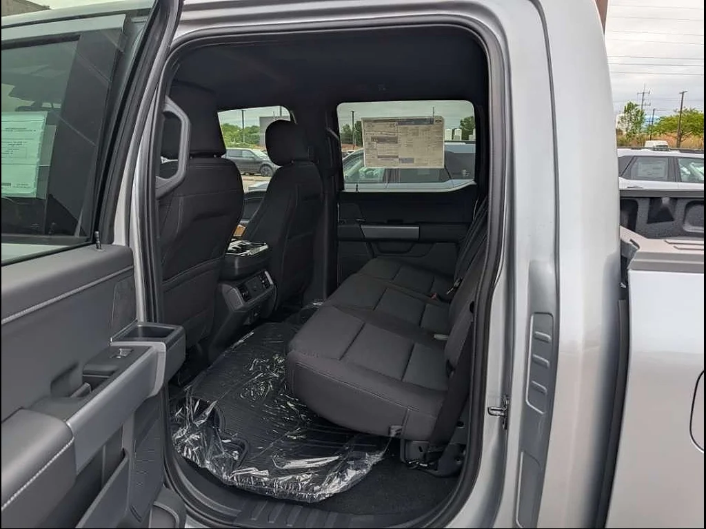 New 2026 Iconic Silver Metallic Ford XLT image 6