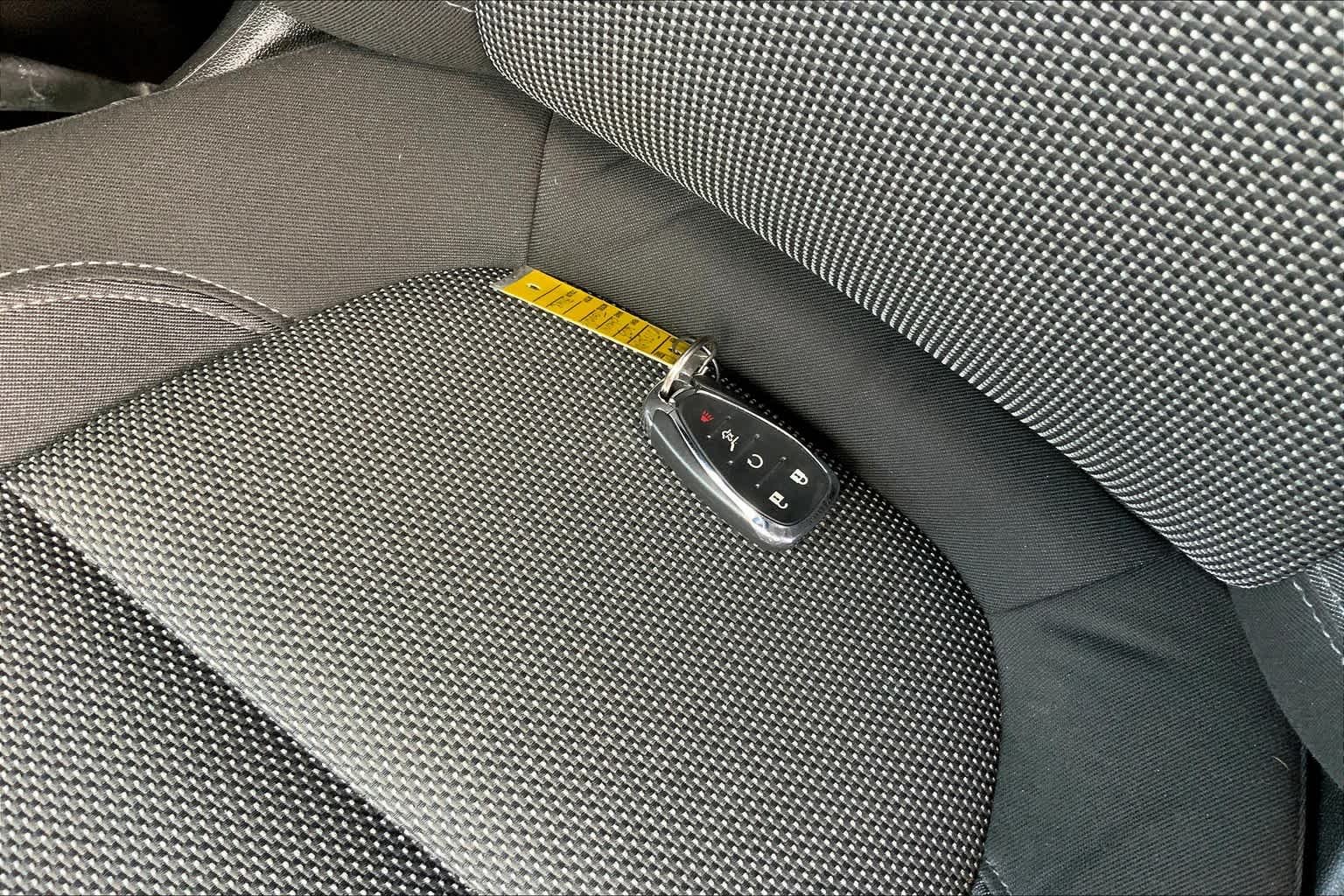 Used 2023 Northsky Blue Metallic Chevrolet LT Cloth image 14