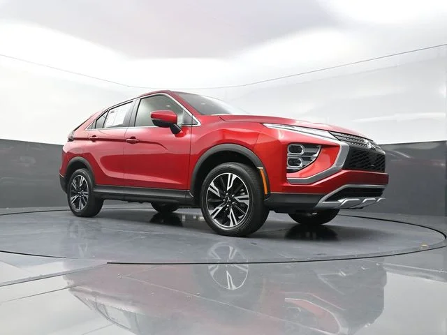 Used 2024  Mitsubishi SE image 19