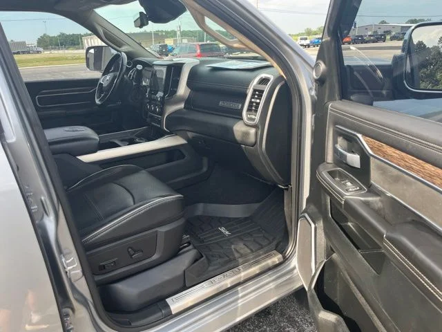 Used 2021 Billet Silver Metallic Ram Laramie image 38