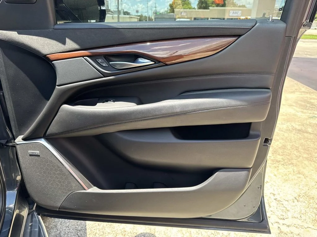 Used 2019 Gray Cadillac Luxury image 35