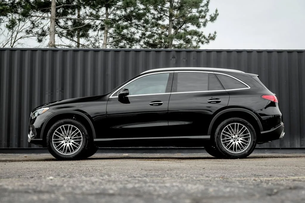 New 2026 Black Mercedes-Benz GLC300 image 3