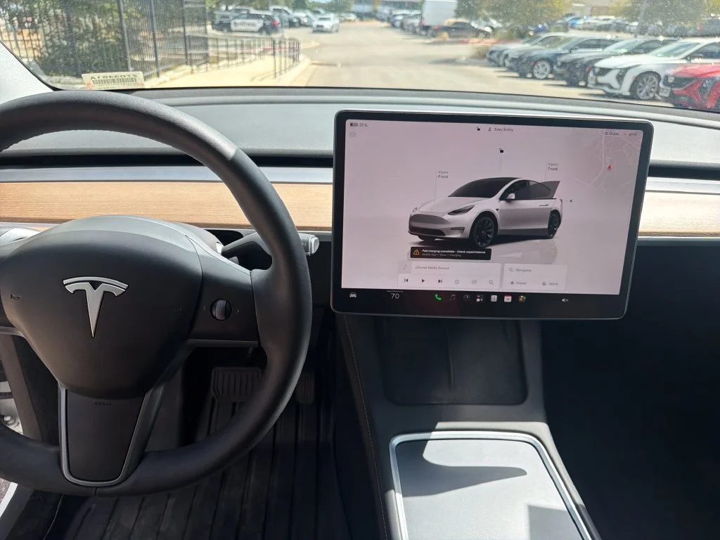 Used 2023  Tesla Standard Range image 19