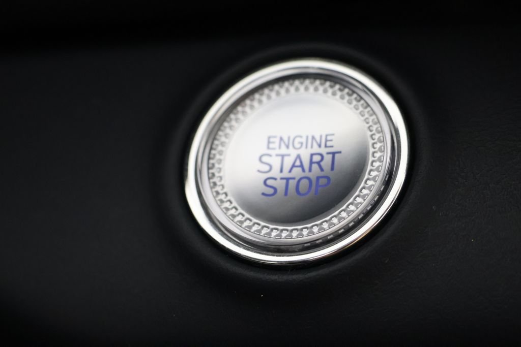 Used 2023 White Genesis 2.5T image 17