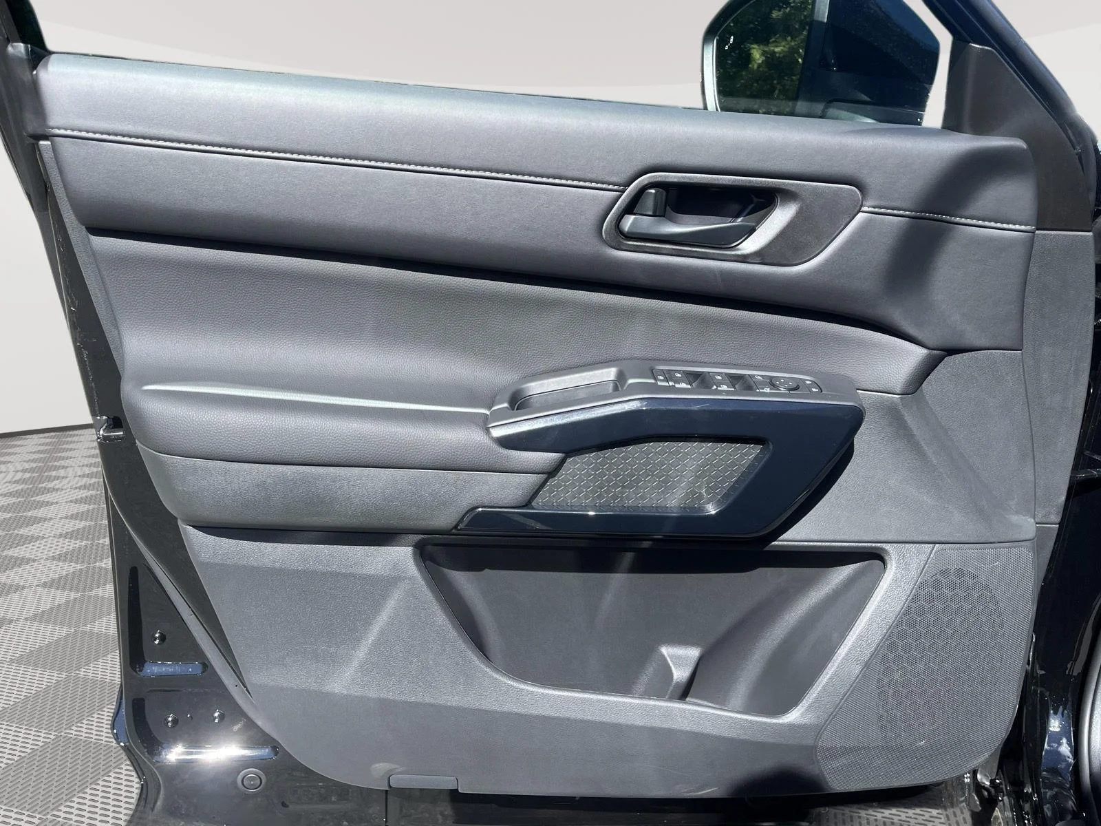 New 2026 Super Black Nissan SV image 18